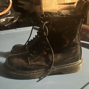 Kids dr.martens boots